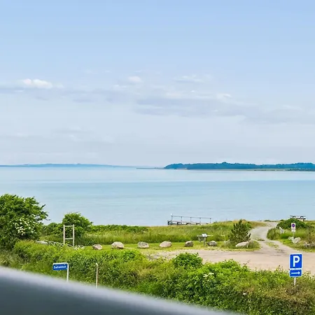 Hébergement de vacances Lovely With Amazing Sea View *